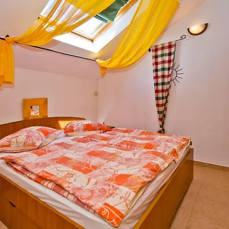 Jacky Daire Hvar Town